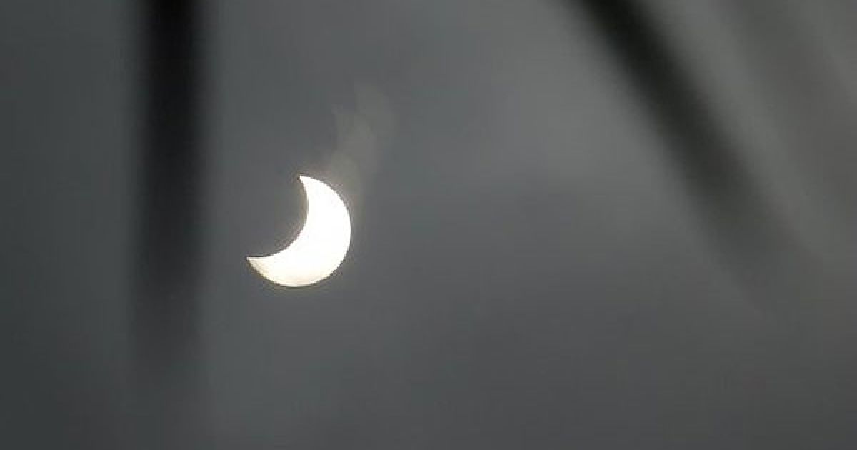 Так виглядало перше у 2011 році сонячне затемнення у Києві / © УНІАН