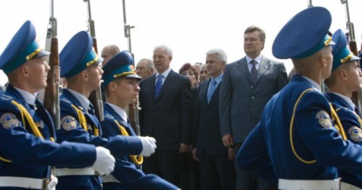 Рада дозволила армії розстрілювати людей лише за наказом президента