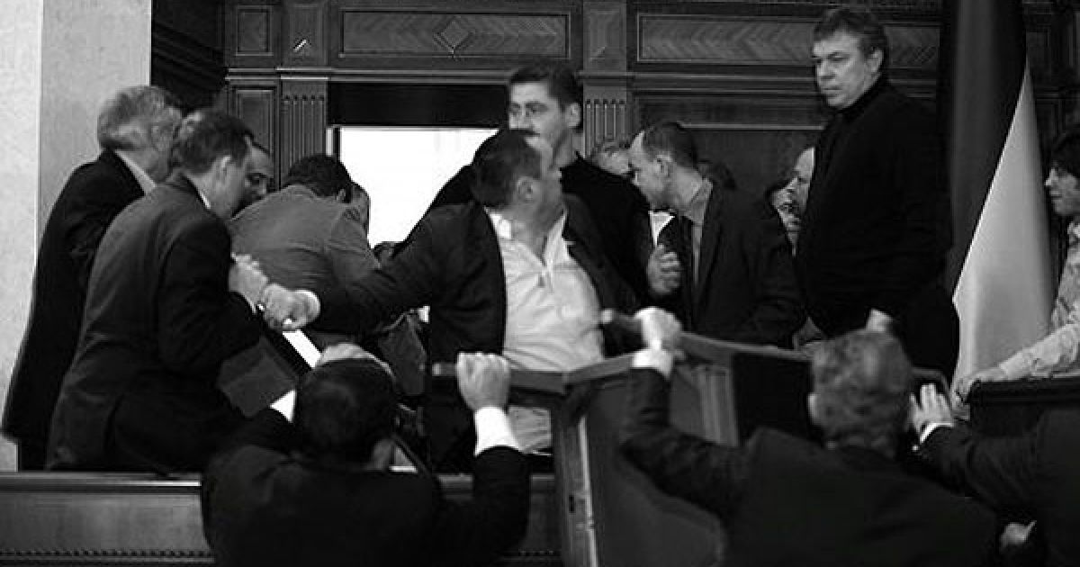 Ввечері у Верховній раді відбулася бійка між депутатами від "БЮТ-Батьківщина" та Партії регіонів. / © УНІАН