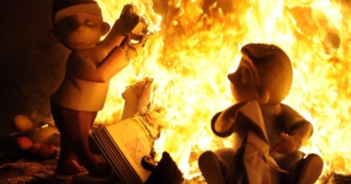 Після завершення параду ляльок спалюють на честь Святого Йосипа, покровителя столярної справи. / © AFP