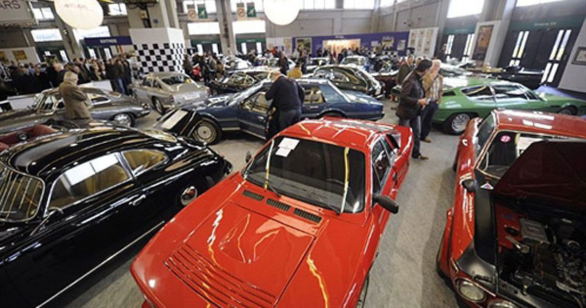 У Парижі відкрилась виставка автомобілів і мотоциклів Retromobile / © AFP