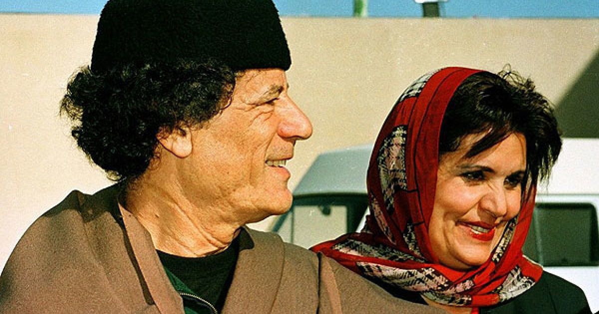 Каддафі та його дружина Сафія Фаркаш, 1997 рік. / © AFP