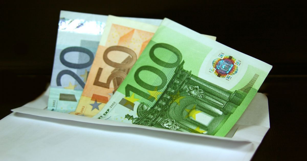 Євро зміцнився на міжнародній арені