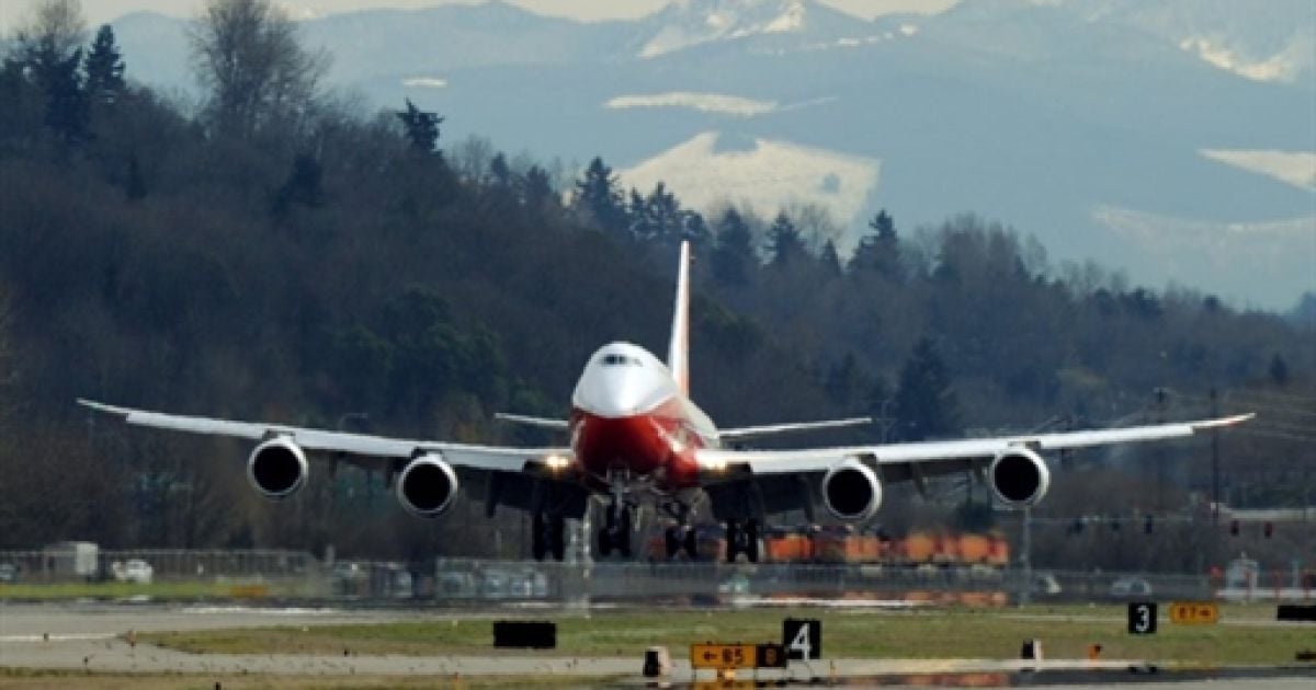 Перший випробувальний політ найдовшого у світі пасажирського літака Boeing 747-8 Intercontinental / © AFP