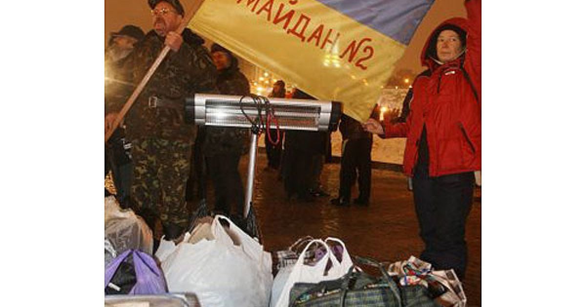 У результаті знесення наметового містечка на Майдані Незалежності у Києві було затримано до 20 осіб. Про це повідомили мітингувальники, які залишилися на Майдані Незалежності. / © УНІАН