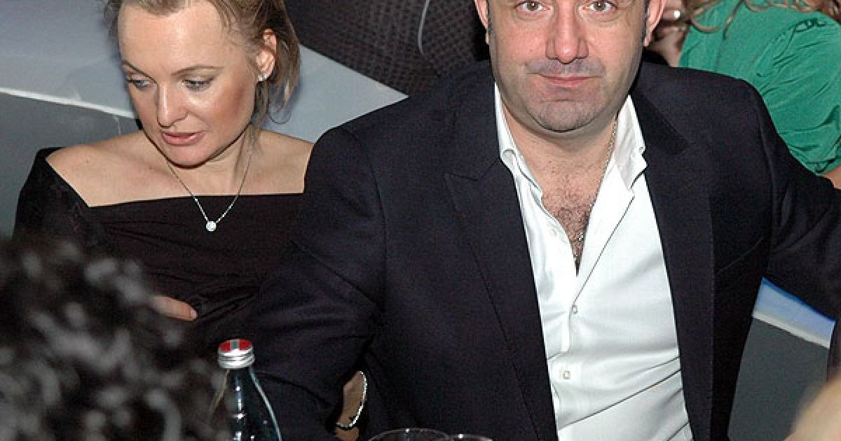 Шансоньє Гарік Кричевський з дружиною пив водичку.