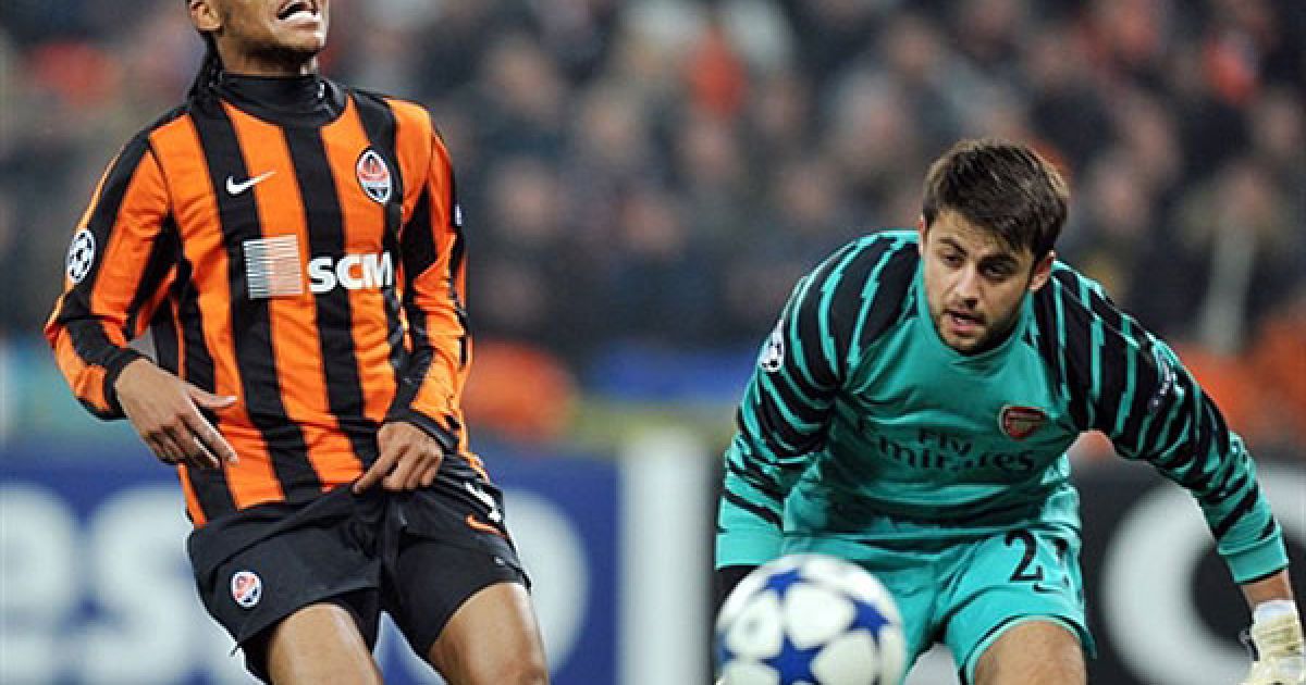 На останній хвилині 1-го тайму після передачі Срни Едуардо ударом в дотик забив другий гол у ворота гостей. / © AFP