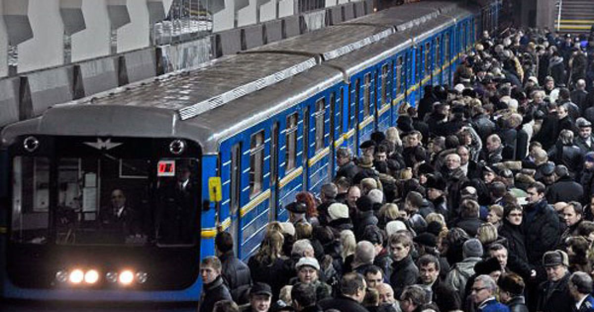 Щодобово метрополітен у Харкові перевозить 730 тис. пасажирів. / © УНІАН