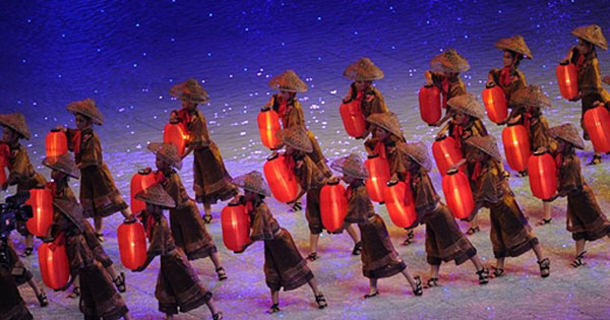 Урочиста церемонія відкриття 16-их Азіатських ігор у китайському місті Гуанчжоу. / © AFP