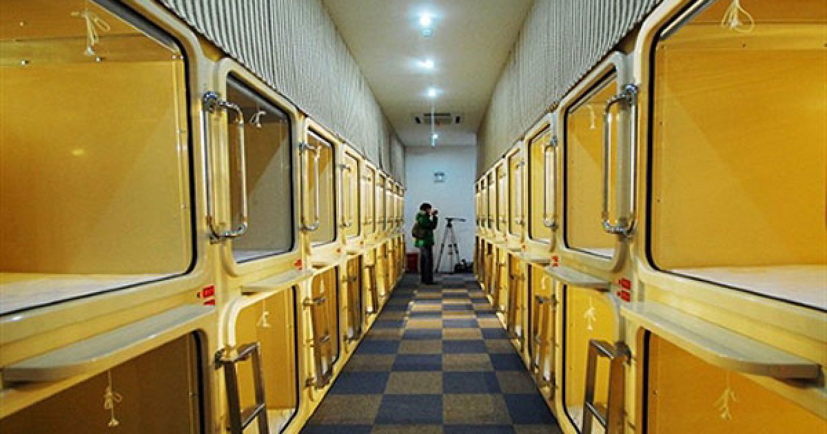 Китай, Шанхай. У Шанхаї відкрили перший "капсульний" готель напередодні свята Весни, коли сотні мільйонів людей подорожуватимуть країною, щоб відсвяткувати місячний Новий рік зі своїми родинами. / © AFP