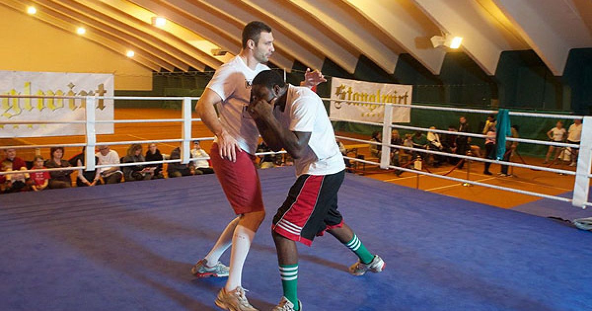 Чемпіон світу у суперважкій вазі за версією WBC Віталій Кличко готується до бою з кубинцем Одальєром Солісом. / © Klitschko / Facebook