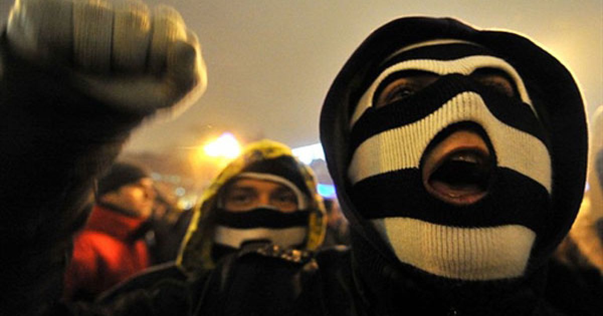 Десятки тисяч людей вийшли на масові акції протесту на Жовтневій площі і площі Незалежності в Мінську. / © AFP