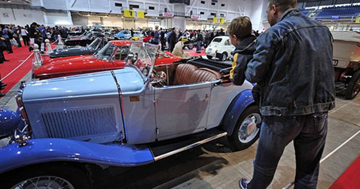 В Будапешті проходить найбільша в Європі ретро-виставка, на якій представлено 270 ретро-автомобілів. / © AFP