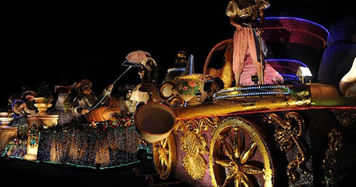 У місті Сан-Хосе (Коста-Ріка) провели Light Festival Parade, який відкриває різдвяні святкування. / © AFP