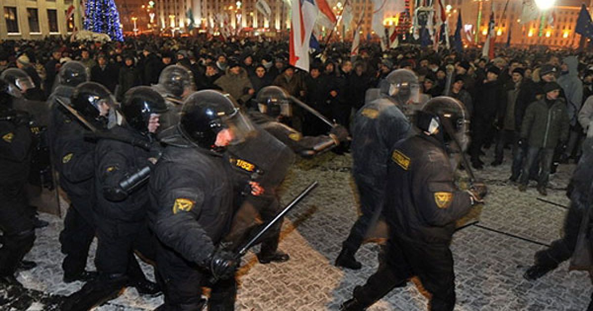 Близько 600 учасників мітингів опозиції, які пройшли у Мінську, були затримані та засуджені до адміністративних арештів. / © AFP