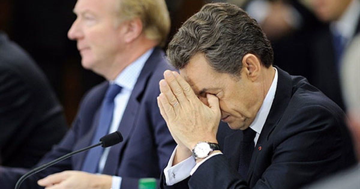 Франція. Президент Франції Ніколя Саркозі і міністр внутрішніх справ Франції Бріс Ортефе взяли участь у робочій нараді після відвідування ферми у центральній Франції. Візит президента Саркозі був присвячений ознайомленню із сільськими проблемами, зокрема, положенням скотарів. / © AFP