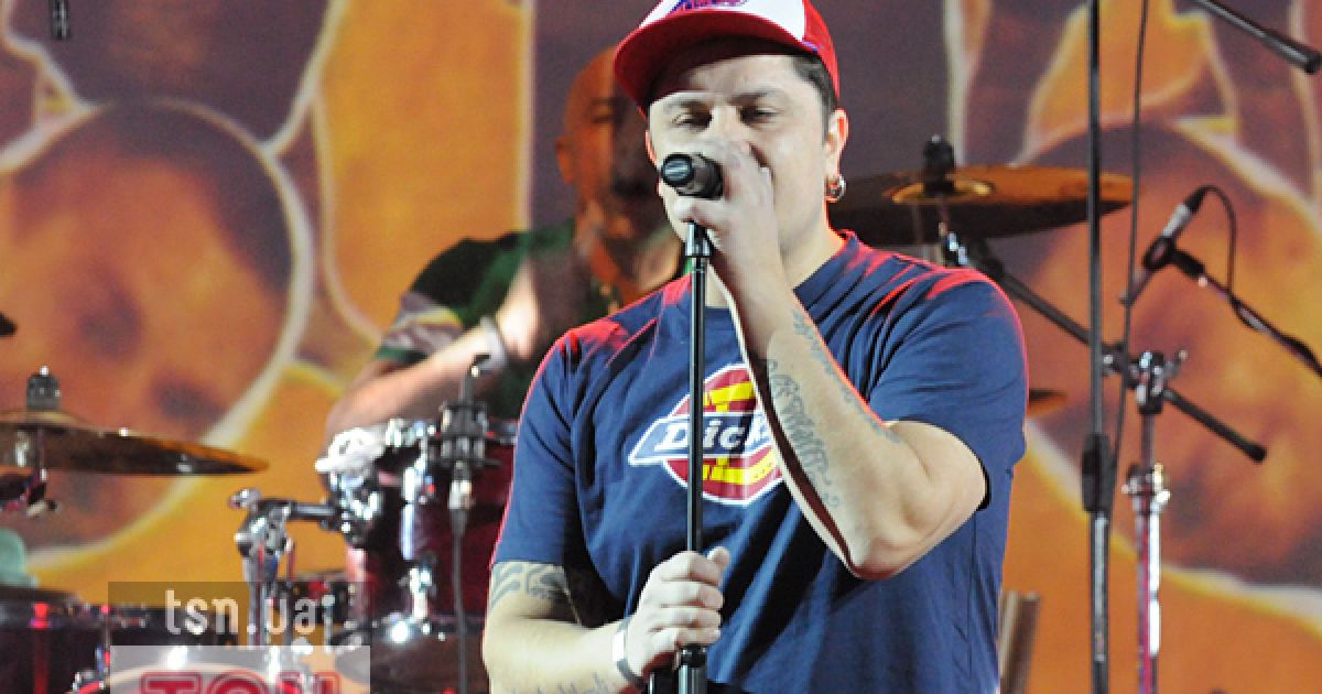 Усього група зіграла п'ять пісень з нової платівки