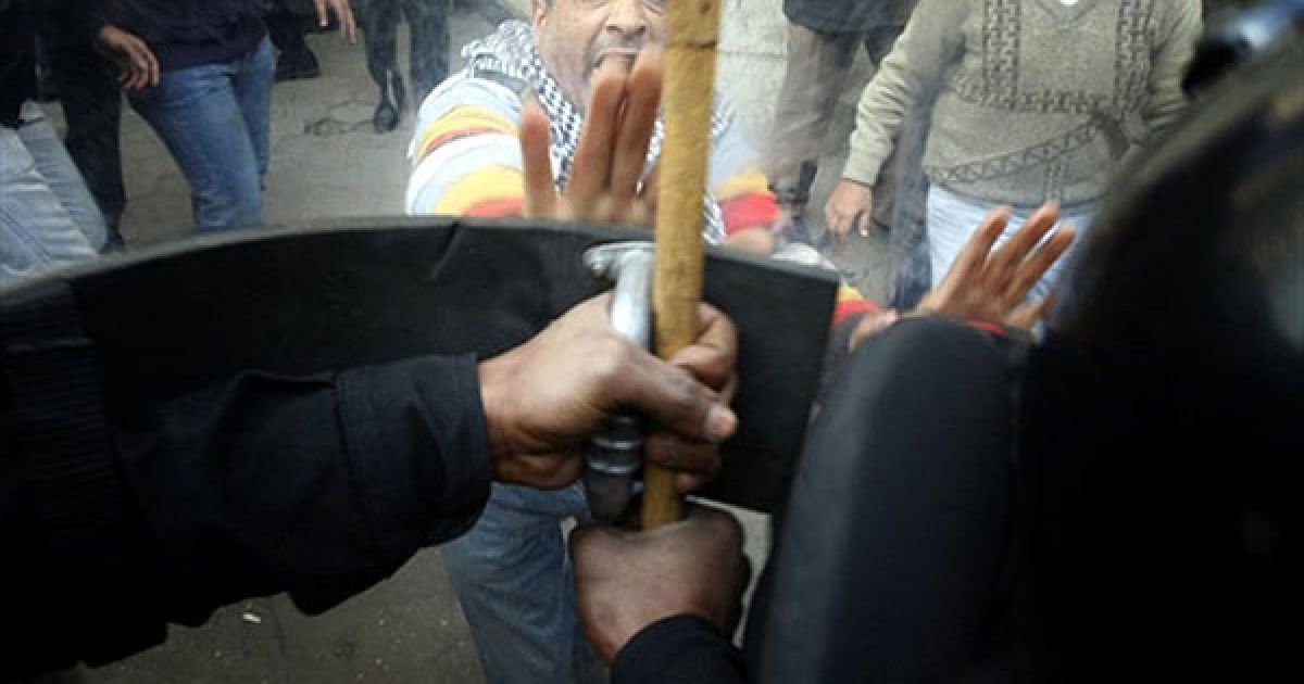 На вулицях Каїра та інших великих міст Єгипту почалися нові акції протесту проти президента країни Хосні Мурабака. / © AFP