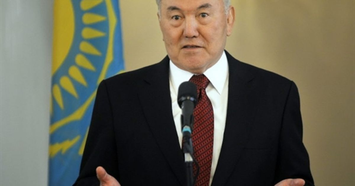 Назарбаєв нарбрал 97,7 % голосів