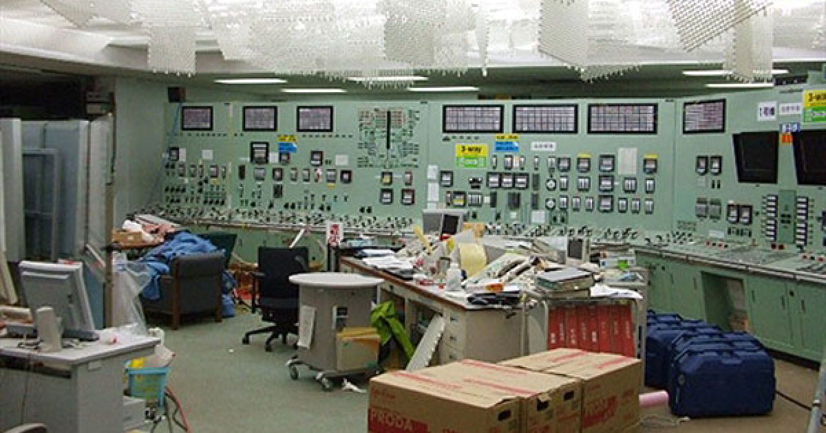 50 безіменних ліквідаторів з небезпекою для життя працюють усередині будівлі станції. / © AFP