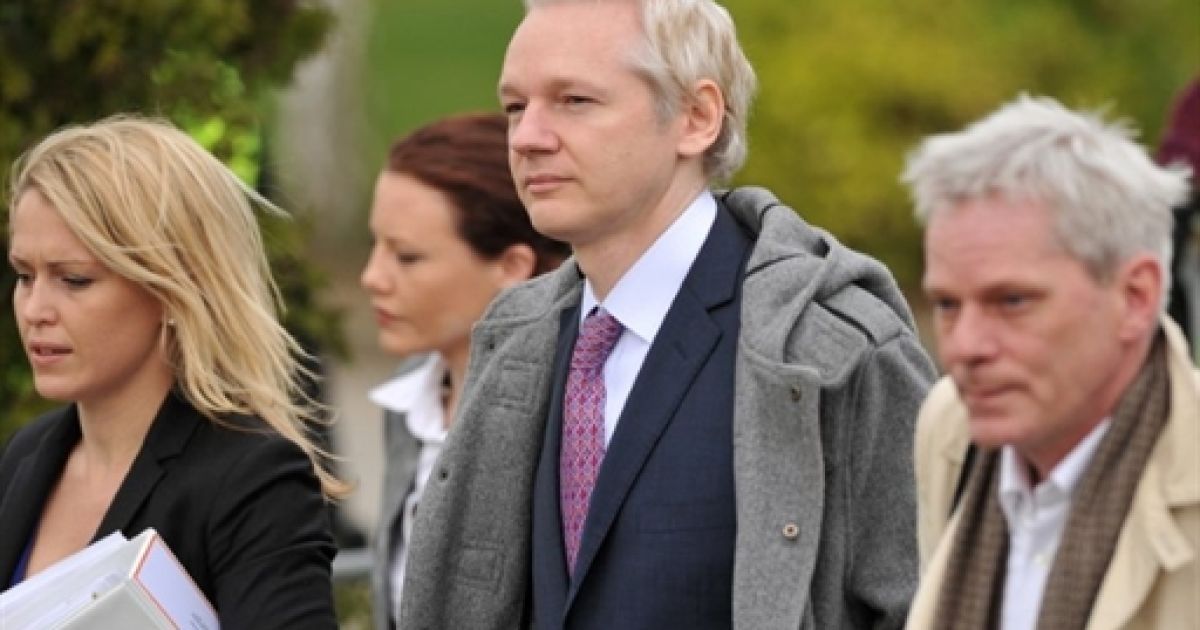 Ассанж сподівається на мирне врегулювання дипломатичного конфлікту