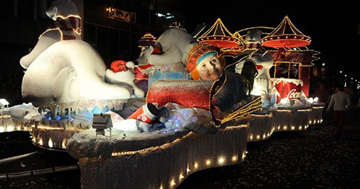 У місті Сан-Хосе (Коста-Ріка) провели Light Festival Parade, який відкриває різдвяні святкування. / © AFP