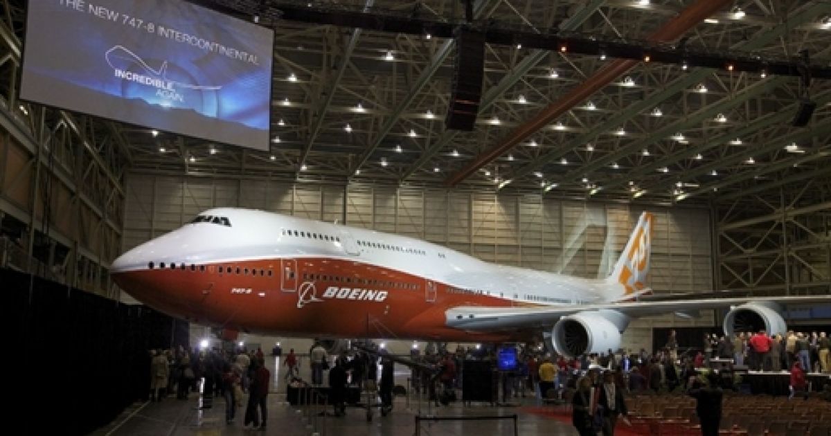 Перший випробувальний політ найдовшого у світі пасажирського літака Boeing 747-8 Intercontinental / © AFP