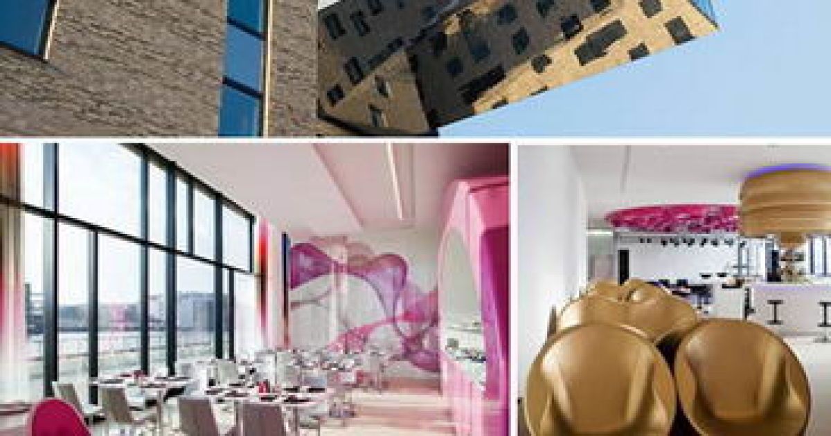 Стелі і стіни музичного готелю в Берліні оформлені в музичному стилі: з гітарами та іншими інструментами на стелі. / © skuky.net