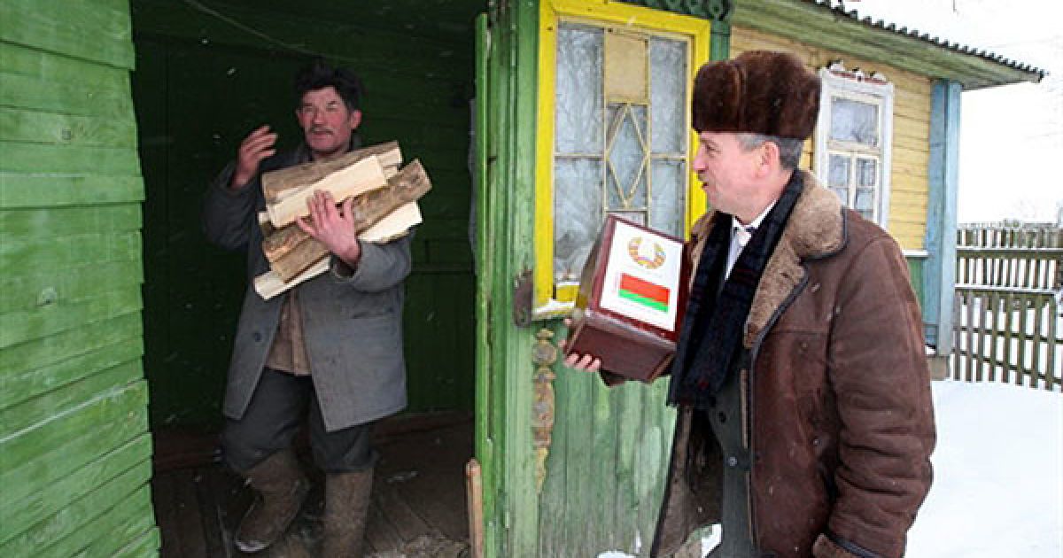 "За Олександра Лукашенка проголосувало 5 млн 122 тис. 866 виборців, або 79,67% взяли участь в голосуванні", - зазначила голова Центрвиборчкому Білорусі Лідія Єрмошина. / © AFP