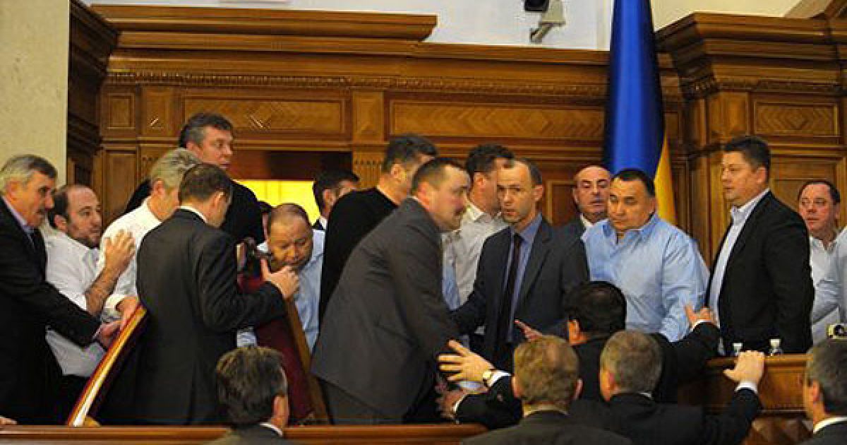 Ввечері у Верховній раді відбулася бійка між депутатами від "БЮТ-Батьківщина" та Партії регіонів. / © УНІАН