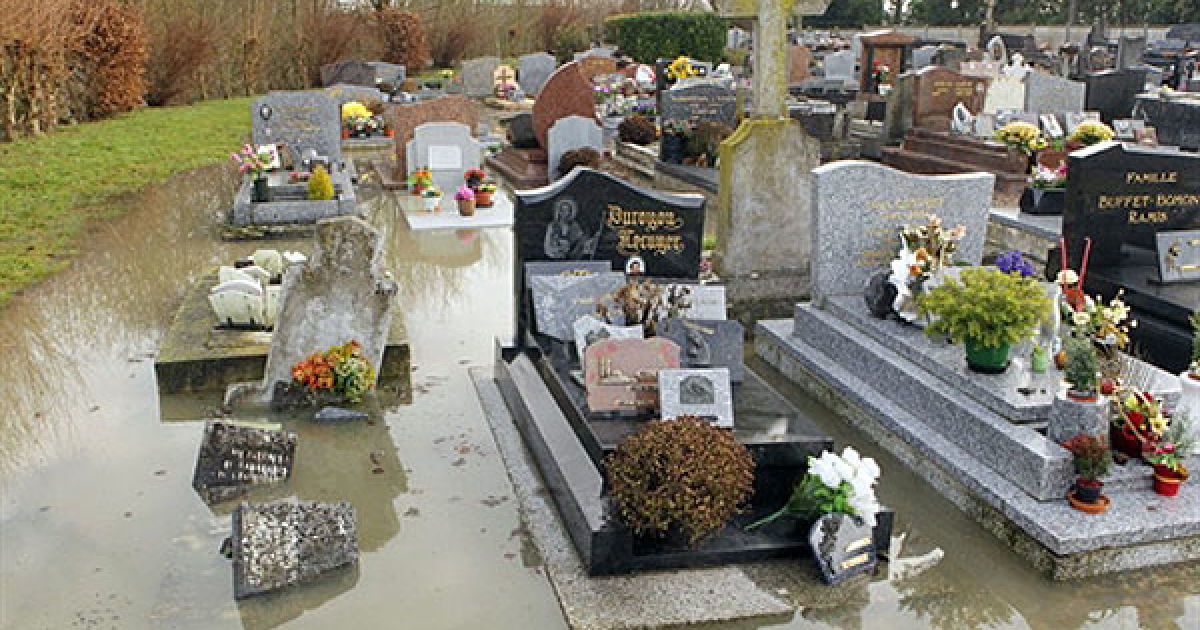 Поблизу міста Кондрен, Північна Франція, де вийшла з берегів річка Уаза / © AFP