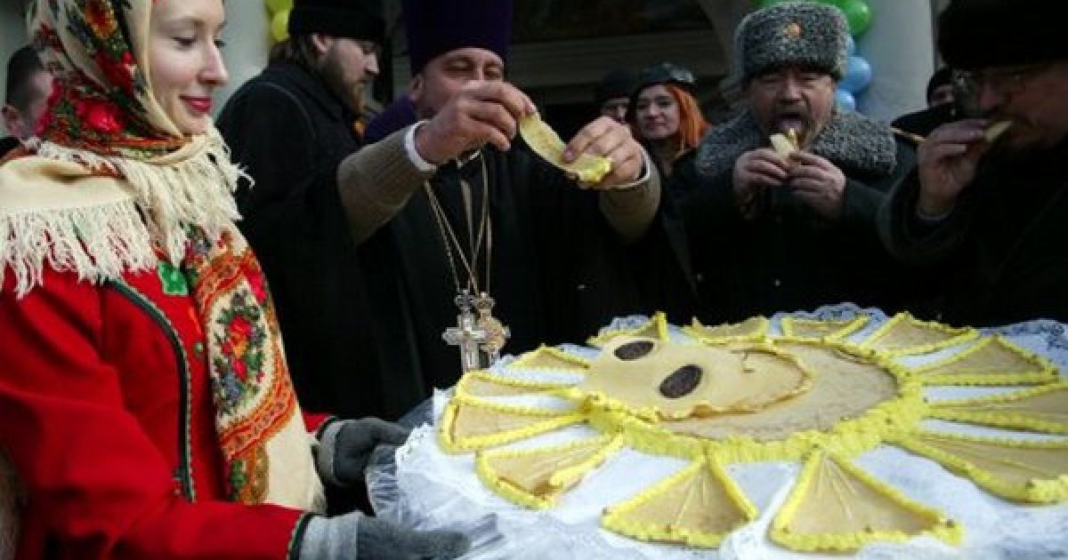 Млинці випікають із житнього та пшеничного борошна, з різних злаків &mdash; гречки, проса, вівса, роблять їх простими і з припіком (із додаванням різних продуктів). / © УНІАН