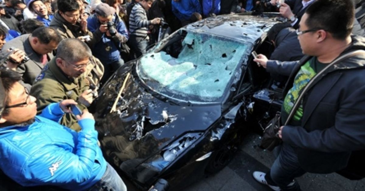 Бізнесмен розповів, що придбав люксовий автомобіль у жовтні 2010 року. Однак незабаром з'ясувалося, що двигун машини несправний. / © AFP