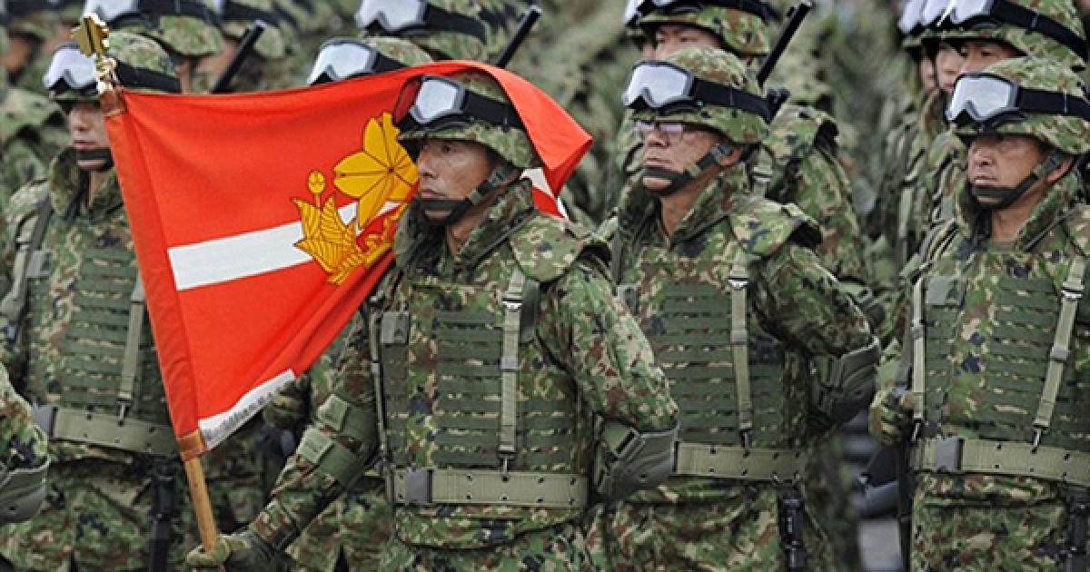 У Токіо відбувся парад з нагоди дня заснування Сил самооборони Японії. У параді взяли участь 3800 людей, 240 бронемашин та 60 літаків. / © AFP