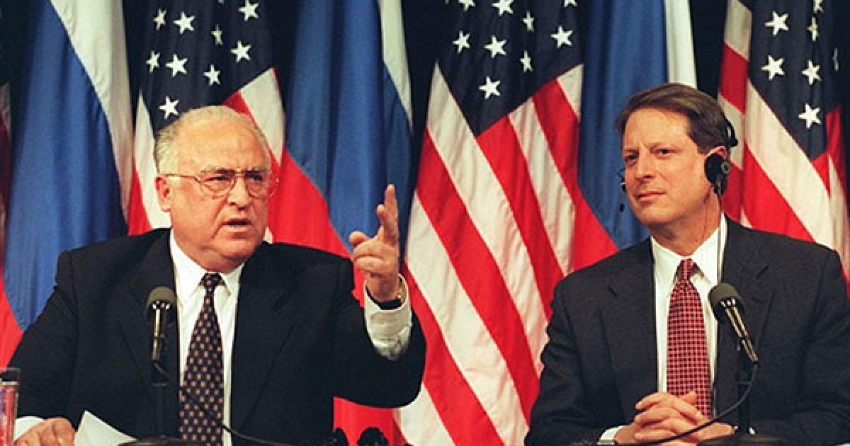 Вашингтон, 1998 рік. Віктор Черномирдін і віце-президент США Ел Гор. / © AFP