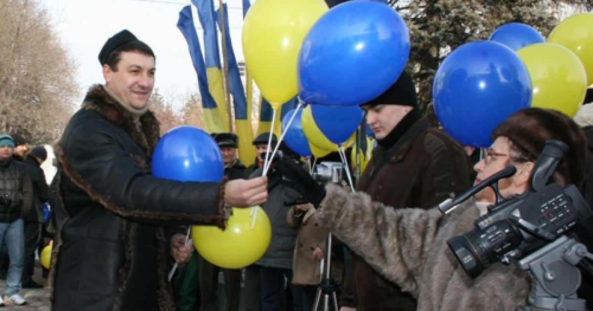 День Соборності України відзначають в день проголошення Акту возз&#039;єднання Української Народної Республіки й Західноукраїнської Народної Республіки, що відбулося на Софійській площі Києва 22 січня 1919 року. / © Остров