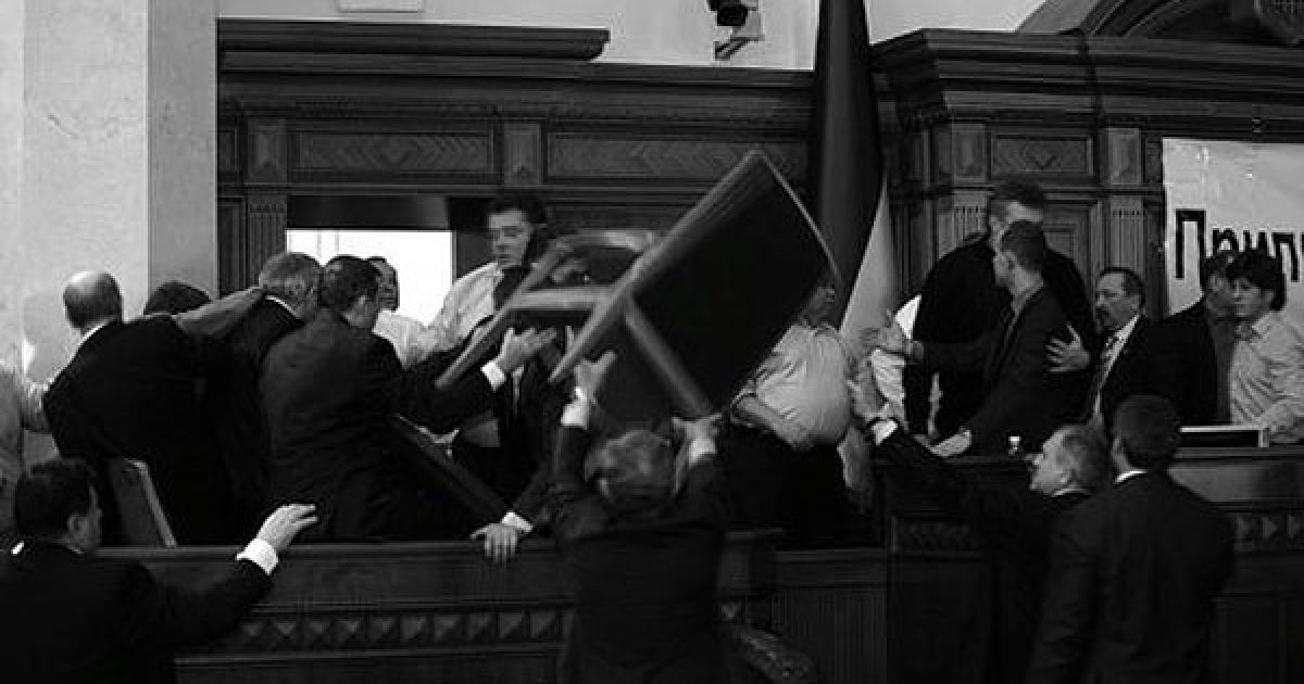 Ввечері у Верховній раді відбулася бійка між депутатами від "БЮТ-Батьківщина" та Партії регіонів. / © УНІАН