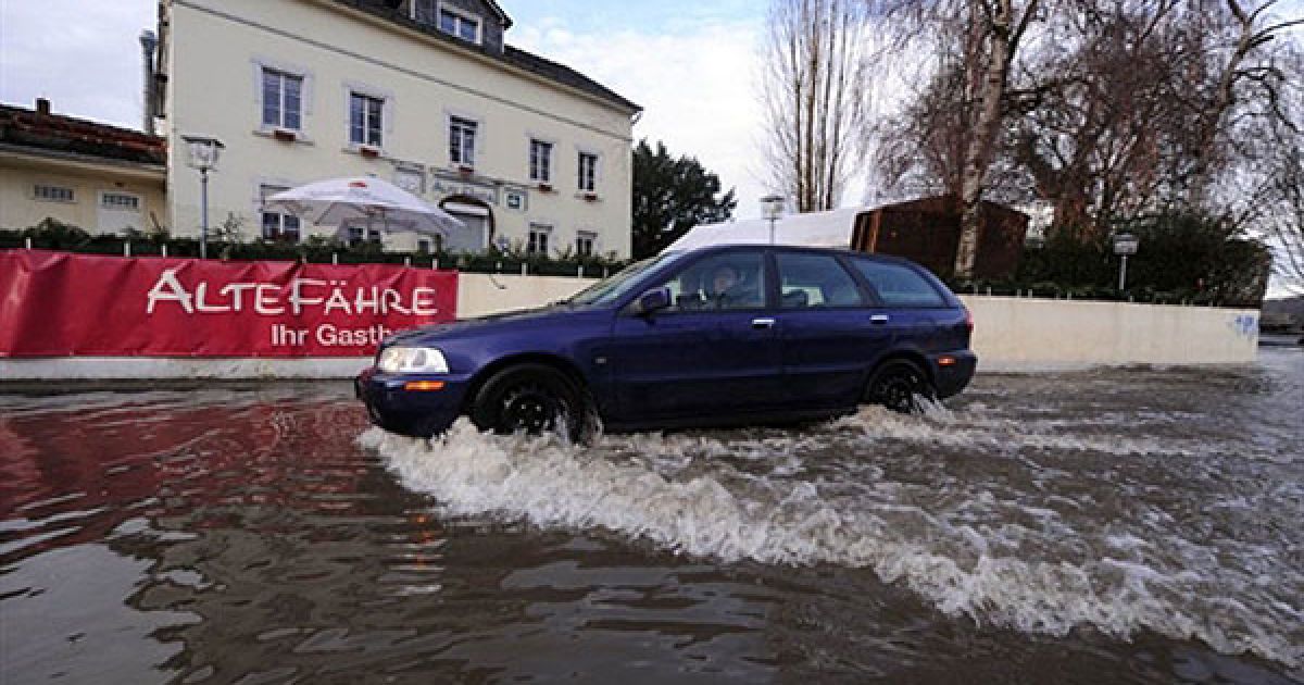 Німецьке місто Ессен підтопило після підвищення рівня води у річці Рур. / © AFP