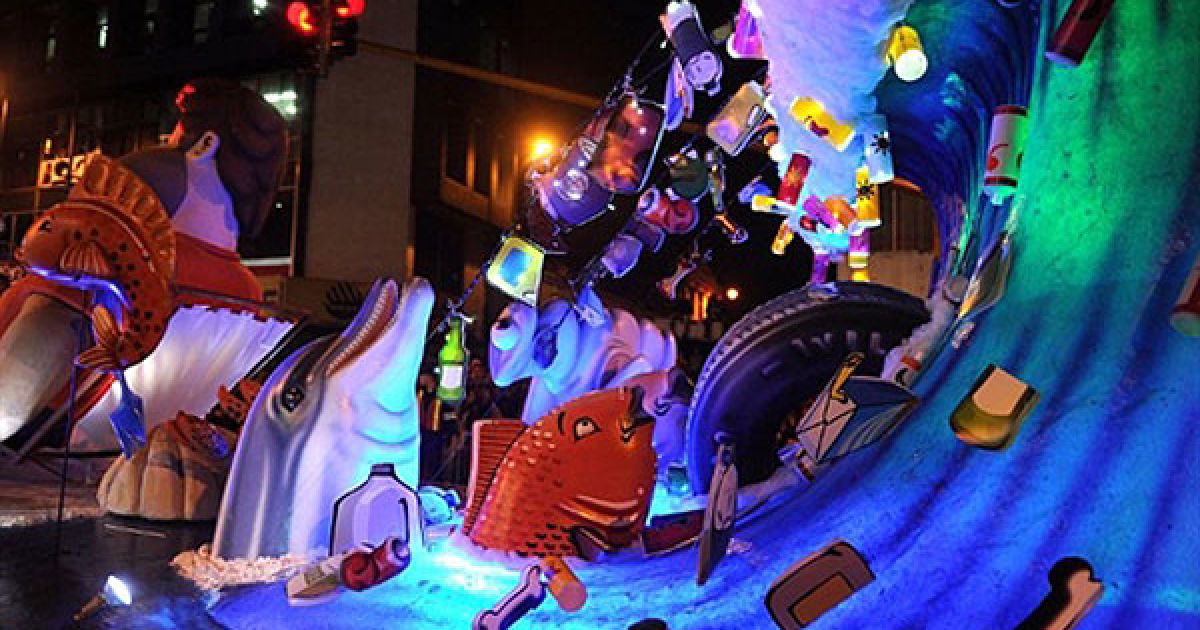 У місті Сан-Хосе (Коста-Ріка) провели Light Festival Parade, який відкриває різдвяні святкування. / © AFP