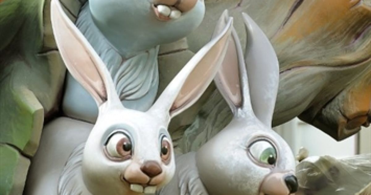 Іспанський фестиваль Фальяс є святом вогню і приходу весни. / © AFP