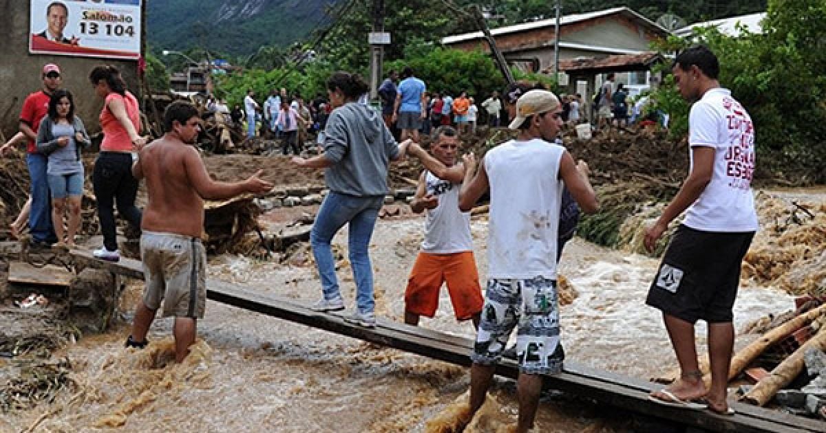 За останніми даними, в результаті повені і зсувів на південному сході Бразилії загинули щонайменше 500 людей. / © AFP
