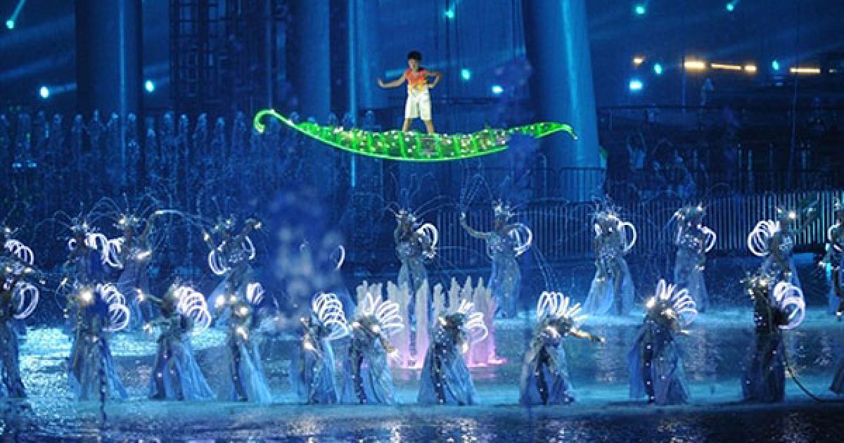 Урочиста церемонія відкриття 16-их Азіатських ігор у китайському місті Гуанчжоу. / © AFP