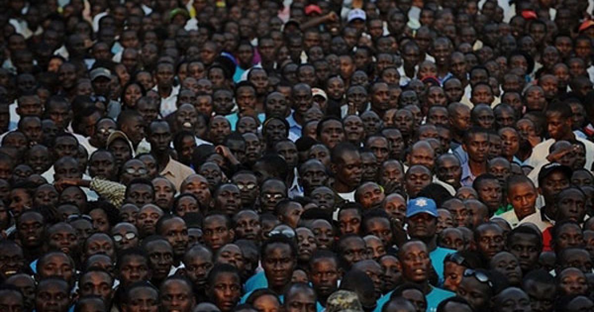 Уганда, Кампала. Прихильники угандійського лідера опозиції Кіззи Бесідже провели мітинг на підтримку свого кандидата у президенти в останній день агітації перед президентськими виборами. / © AFP