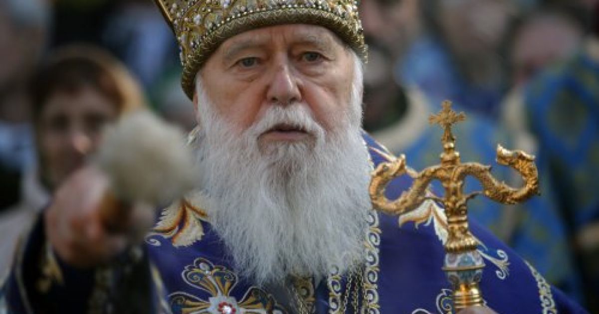 Винних священиків покарали, позбавивши останньої нагороди