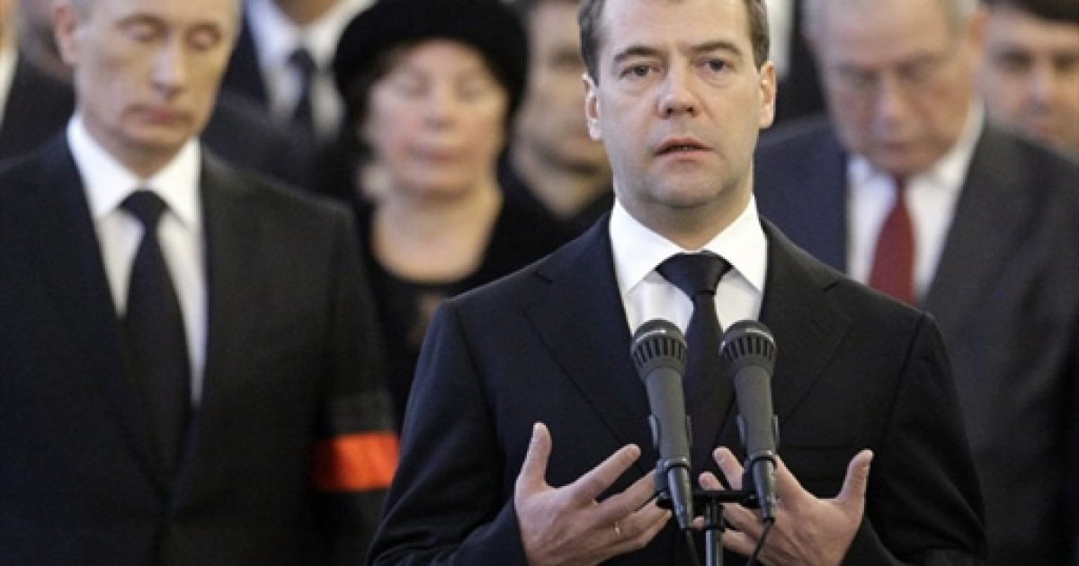 З Черномирдіним попрощалися президент Росії Дмитро Мєдвєдєв і прем&#039;єр Володимир Путін. / © AFP
