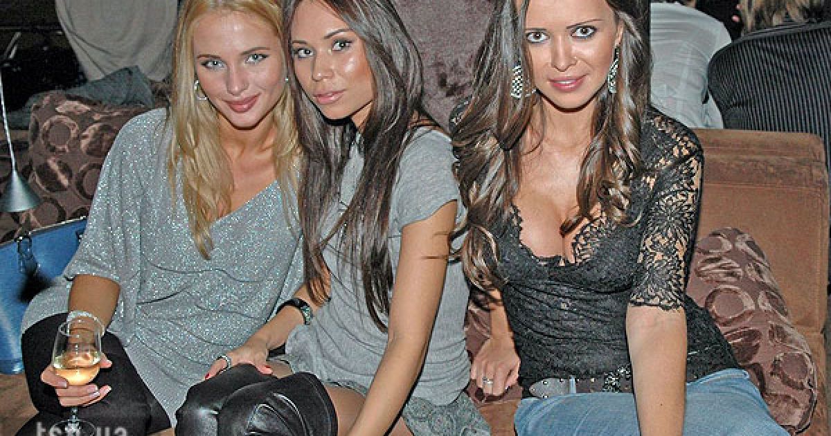 Гурт XS прийшов з новою учасницею Любою (в центрі)