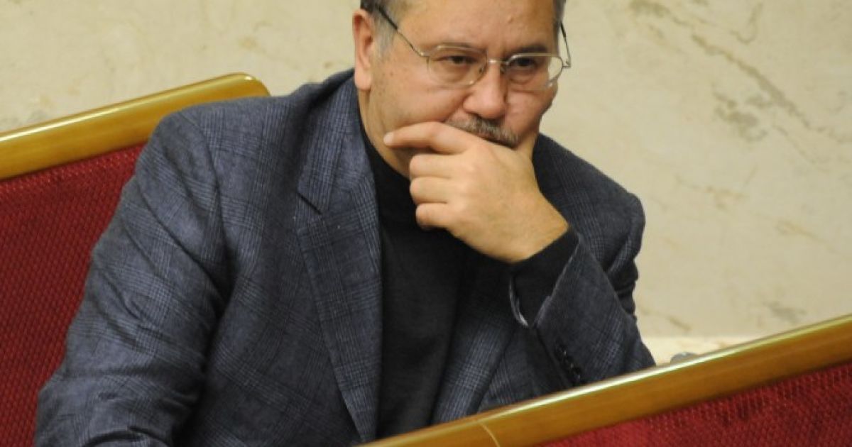 Гриценко сумнівається у компетентності нового міністра оборони