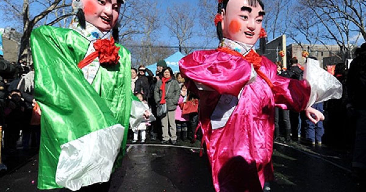 Світ зустрів китайський Новий 2011 рік, який за китайським календарем є роком Білого Кролика. / © AFP