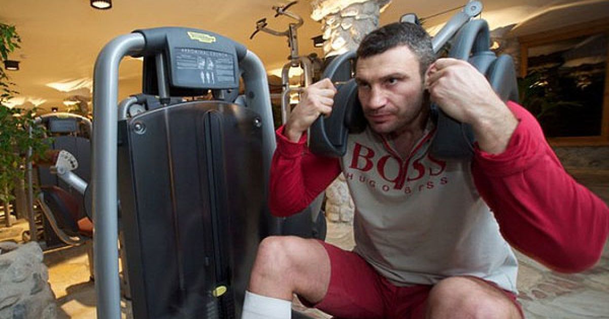 Чемпіон світу у суперважкій вазі за версією WBC Віталій Кличко готується до бою з кубинцем Одальєром Солісом. / © Klitschko / Facebook