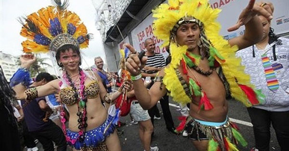 На пляжі Копакабана у Ріо-де-Жанейро пройшов 15-й щорічний гей-парад / © daylife.com
